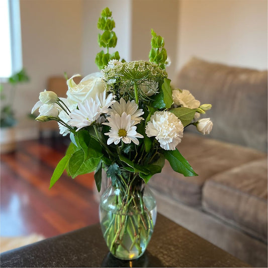 Classic Ivory – A Florist Original – GARRISON DESIGNS FLORIST & INTERIORS, Huntington WV