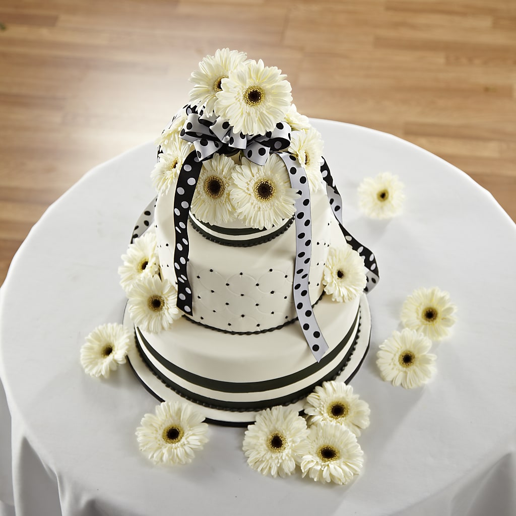 Simple Sophistication Cake Décor – GARRISON DESIGNS FLORIST & INTERIORS, Huntington WV