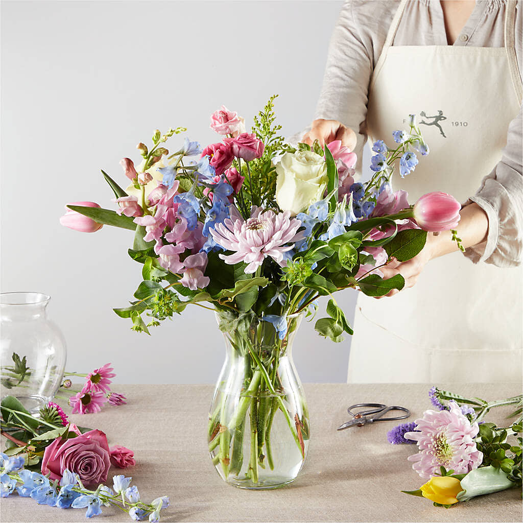 Pastel Tradition - A Florist Original – GARRISON DESIGNS FLORIST & INTERIORS, Huntington WV