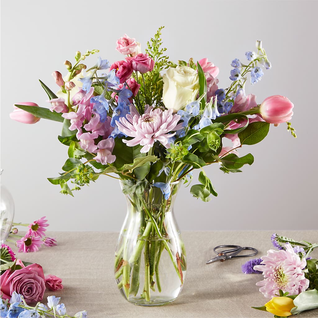 Pastel Tradition - A Florist Original – GARRISON DESIGNS FLORIST & INTERIORS, Huntington WV