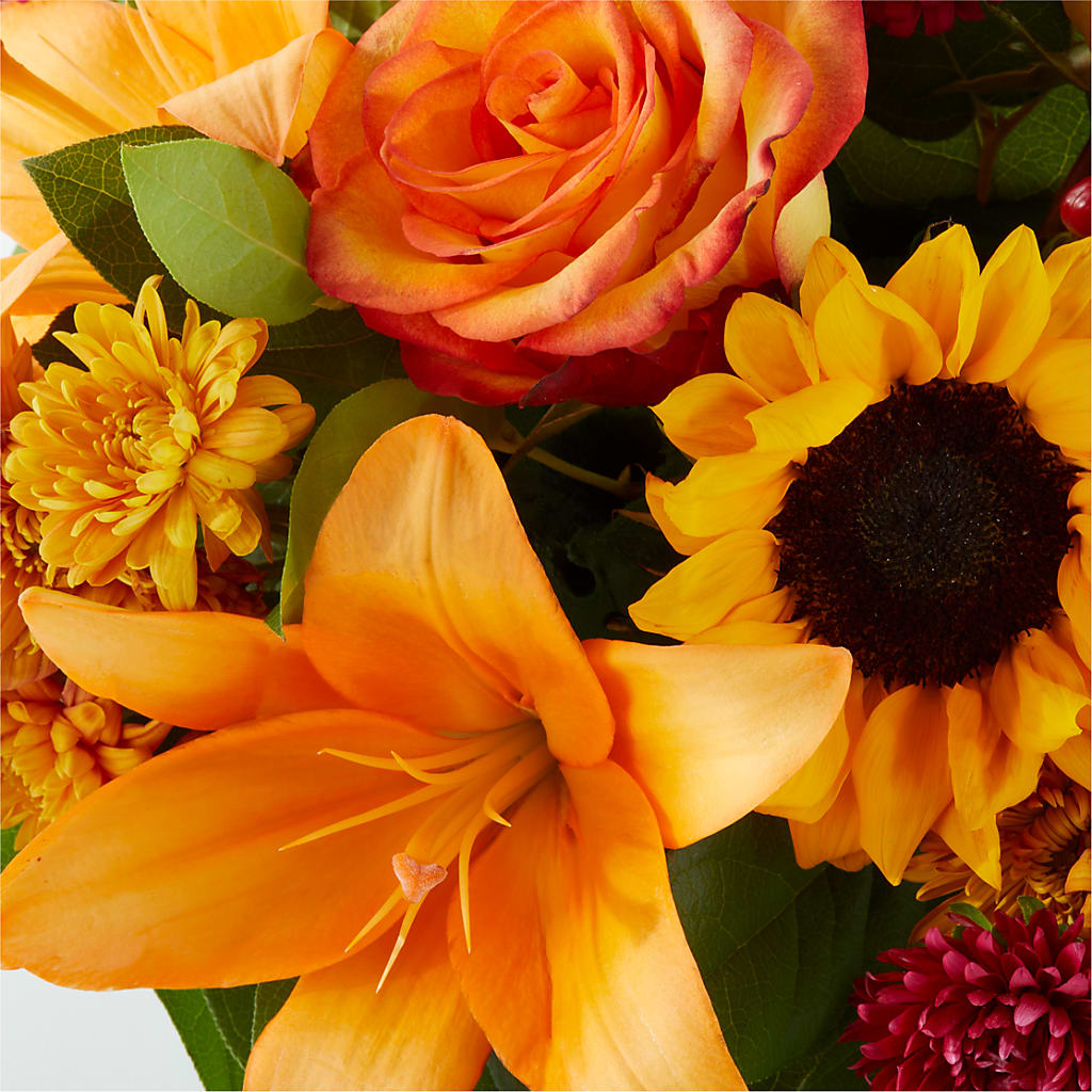 Grateful Centerpiece – GARRISON DESIGNS FLORIST & INTERIORS, Huntington WV